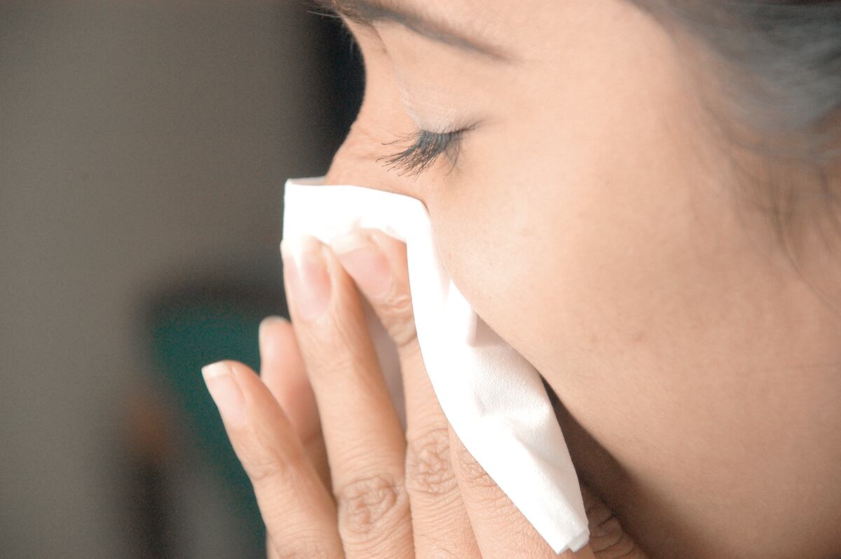 Ojo con los síntomas y verifique si presenta un resfriado común o es caso de la covid-19