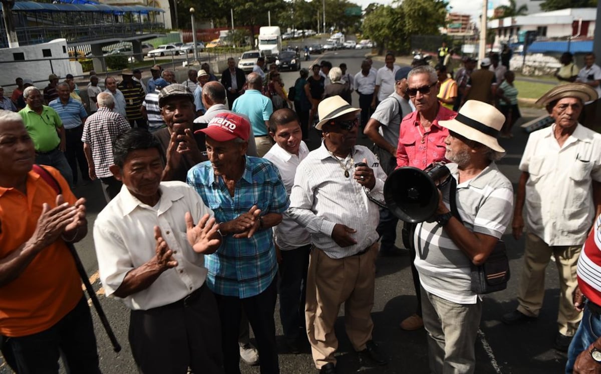 Jubilados: 'No queremos bono, queremos aumento'