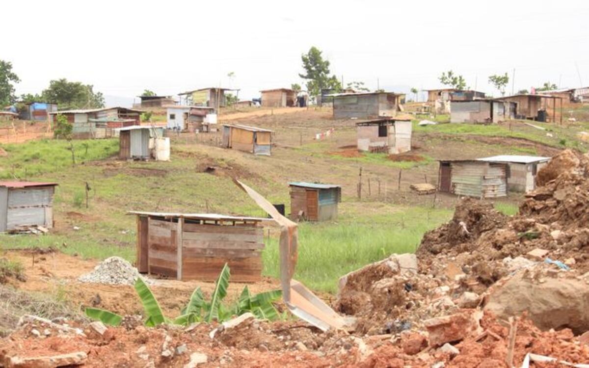 A pesar de los programas del MIVIOT las personas siguen invadiendo lo ajeno 