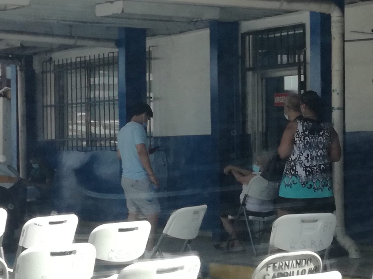 Circula video. ‘Paciente que convulsionó en centro de salud en Río Abajo, no guarda relación con vacunación’