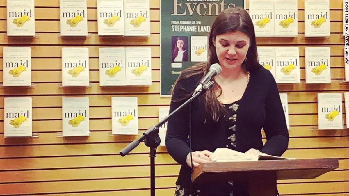 De limpiar inodoros a ser una exitosa escritora