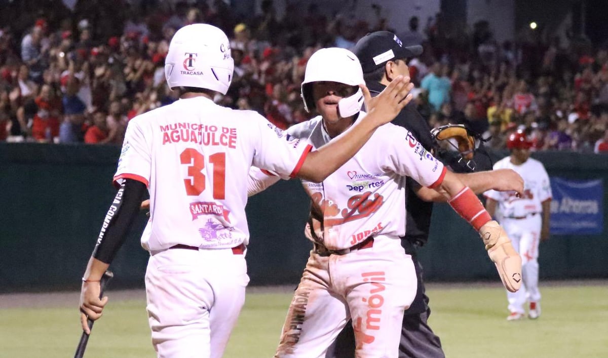 Coclé aplasta a Chiriquí 9-0 a domicilio y toma ventaja en la final del béisbol juvenil