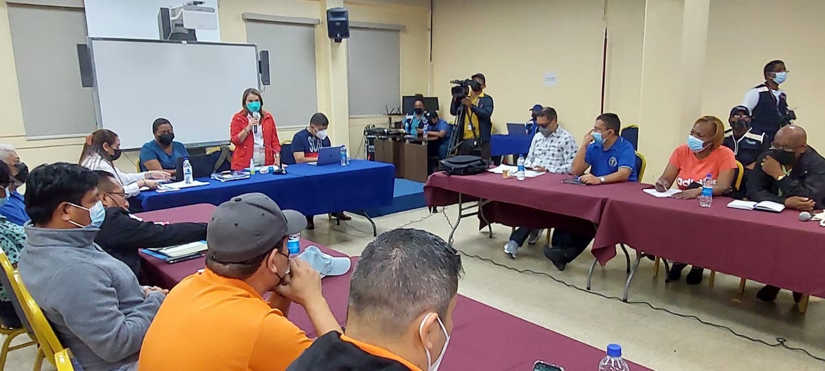 Mesa bilateral del Meduca y gremios docentes evalúan situación del año escolar en el país