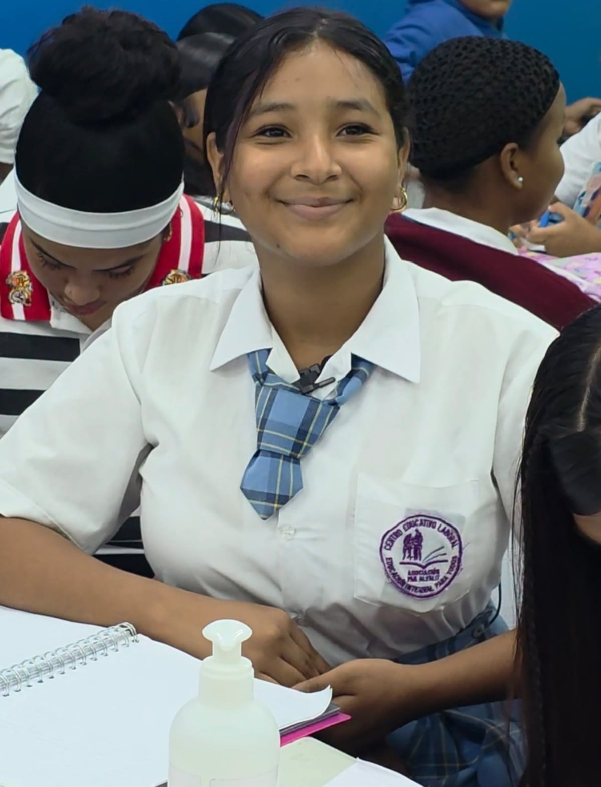 Cuando el sistema los deja fuera, Curundú les abre la puerta: el aula que da segundas oportunidades 