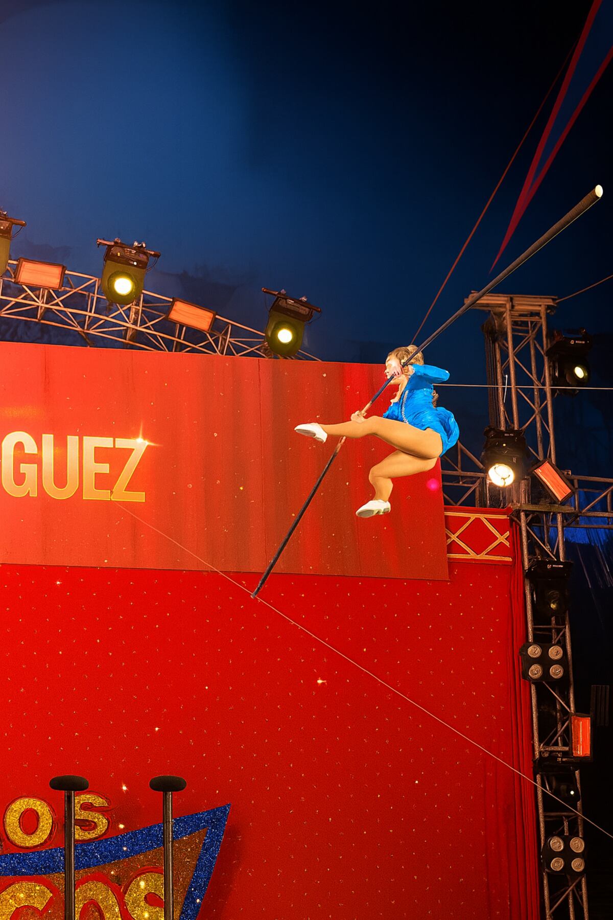 Espanto en el Circo Gasca: artista cae desde 10 metros y sorprende al público