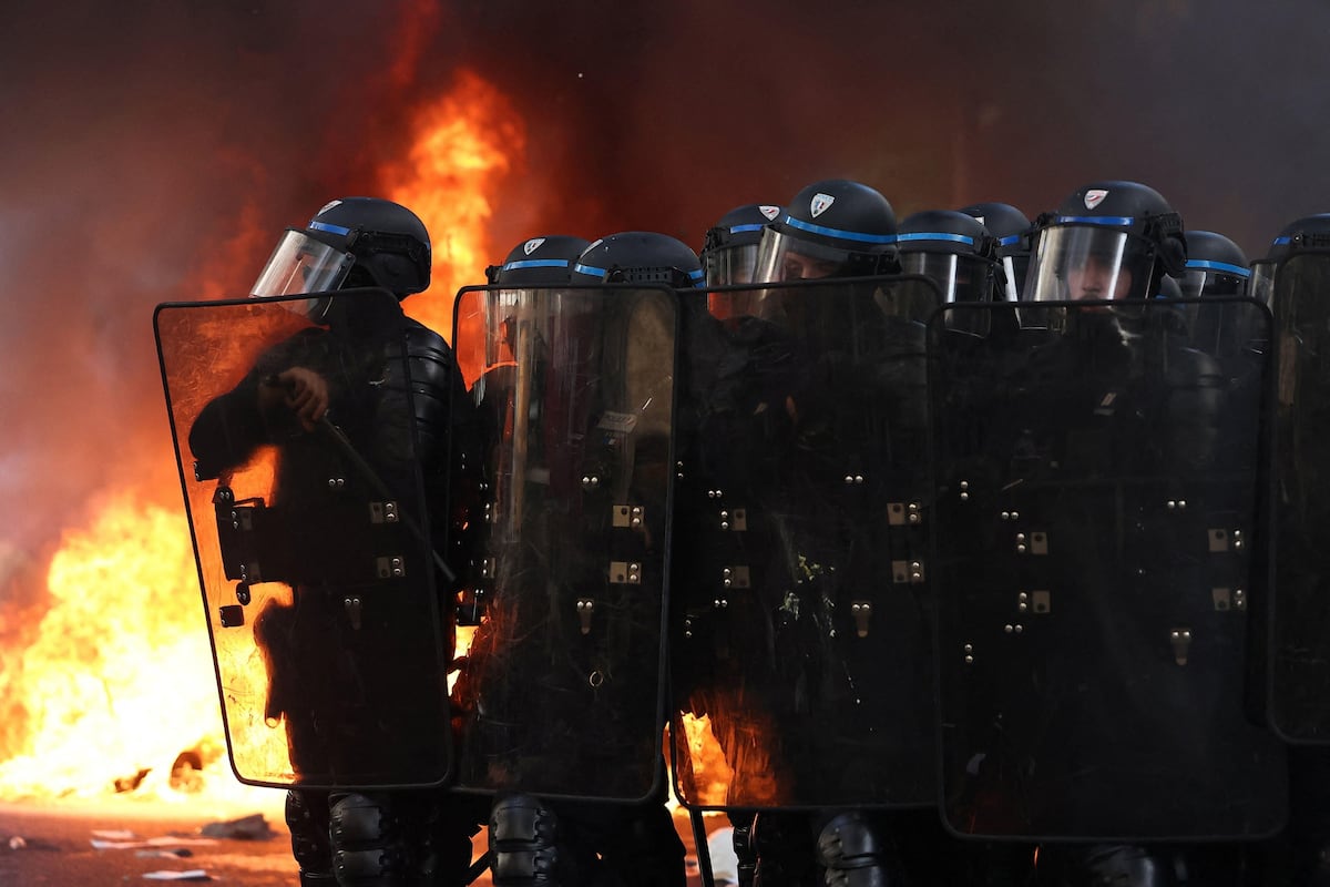 Miles salen a las calles en Francia por precios altos y crisis social; hay enfrentamientos con la policía