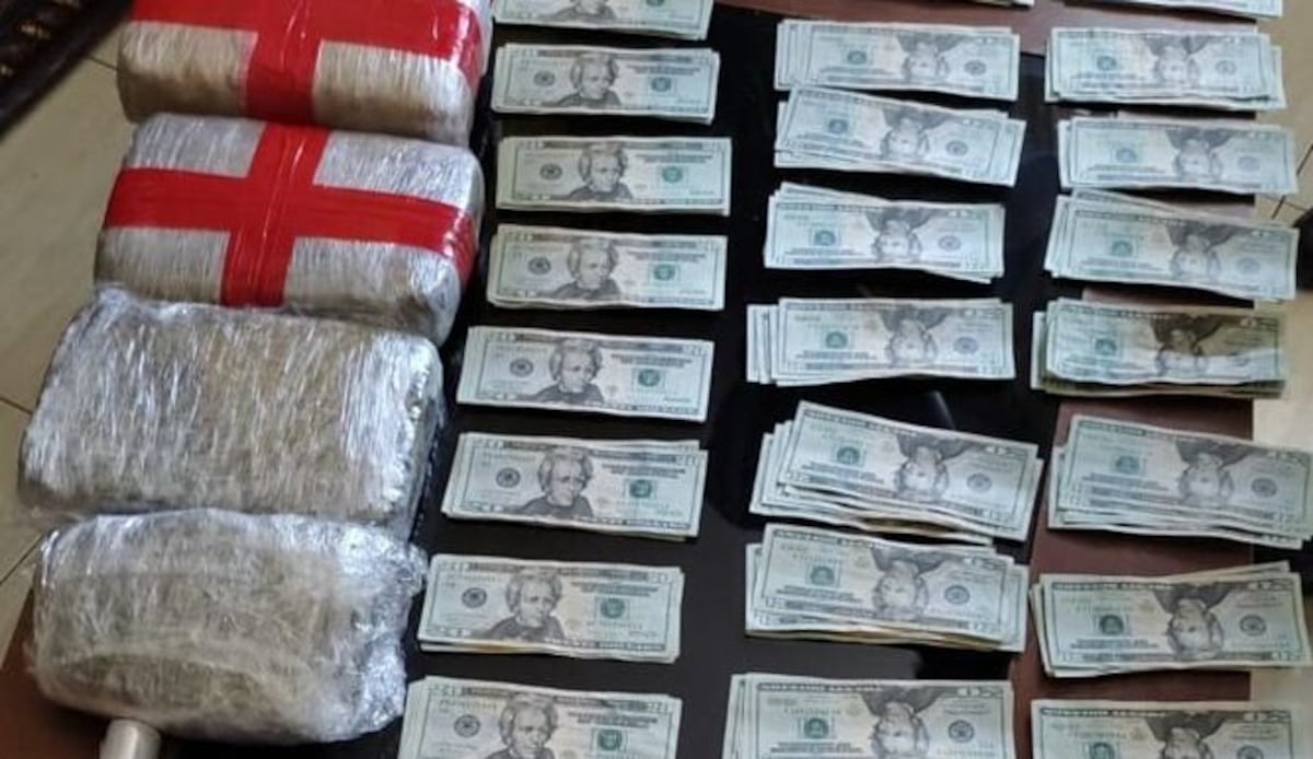 Decomisan droga y dinero en El Crisol. Aprehenden a una mujer