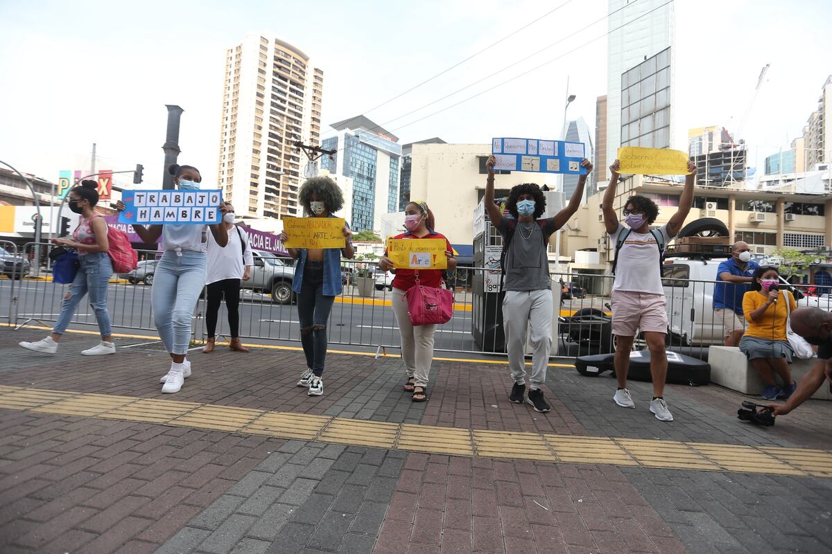 ‘El grupito de teatristas’ denuncia que el Ministro de Cultura se reúne con los que le conviene 