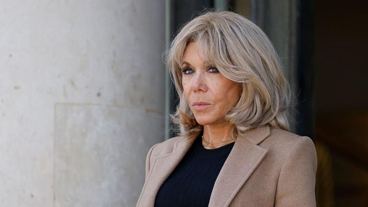 Tribunal de París condena a 10 personas por acoso cibernético contra Brigitte Macron