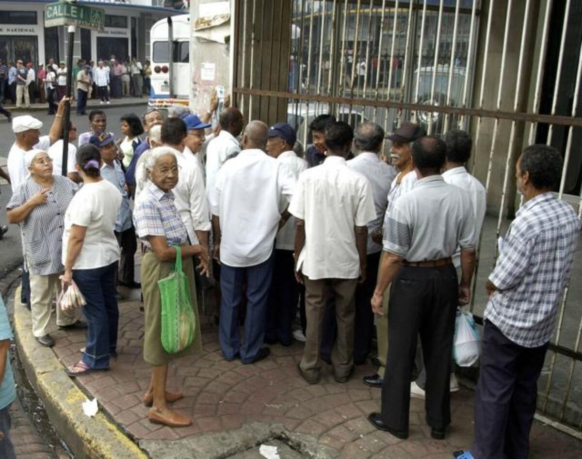 Los jubilados no presentarán ficha para ser atendidos