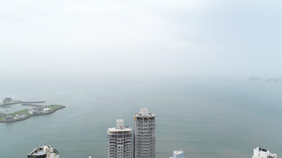Así amanece Panamá. Llega la nube de polvo del Sahara