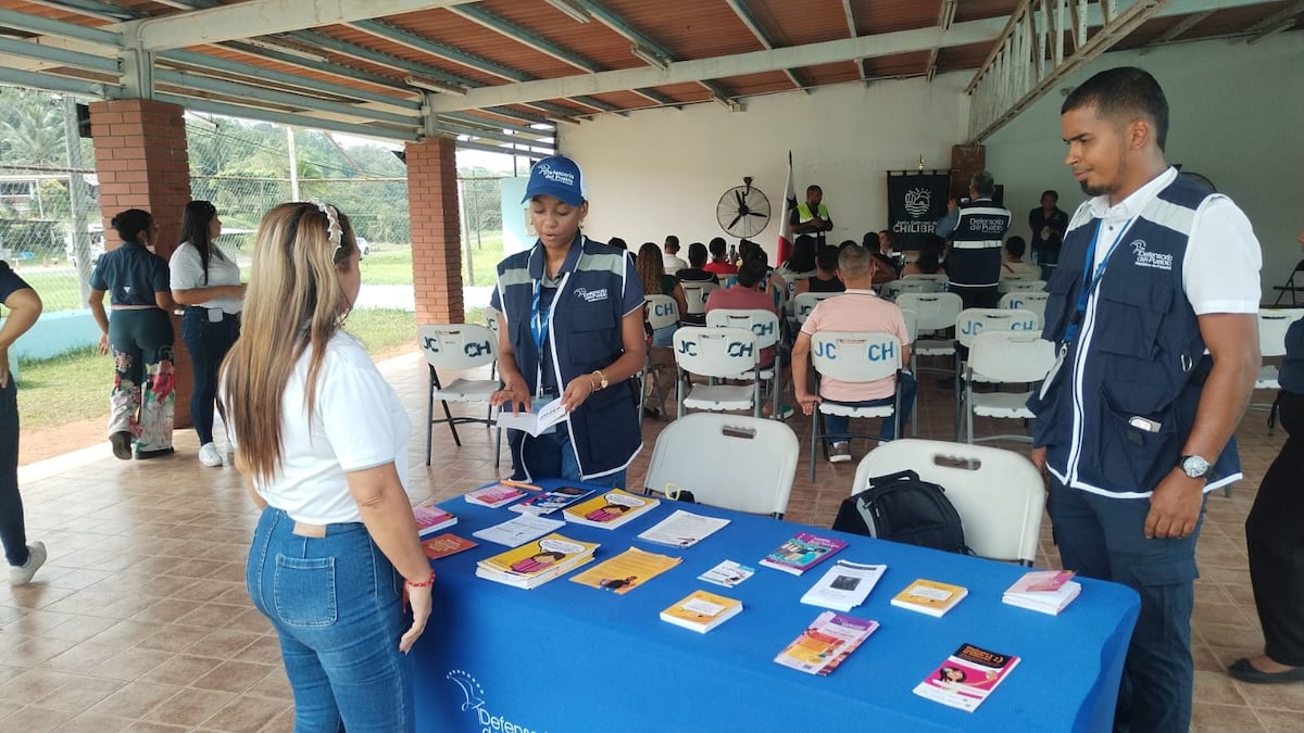 Chilibre alza la voz ante la Defensora por agua, salud y malos olores
