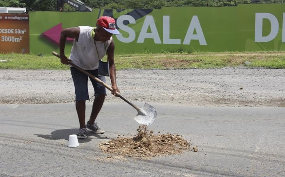 De la cárcel a 'tapahuecos' del Este. El útil trabajo de 'Flaco'