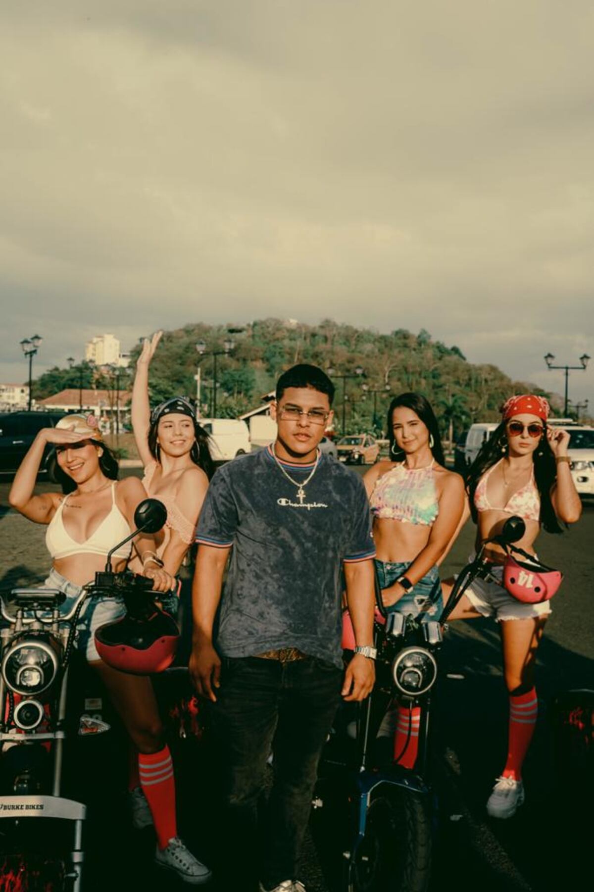 Elty, la nueva promesa musical del patio. Juventud y experiencia se unen en un tema que es candela pura +Vídeo