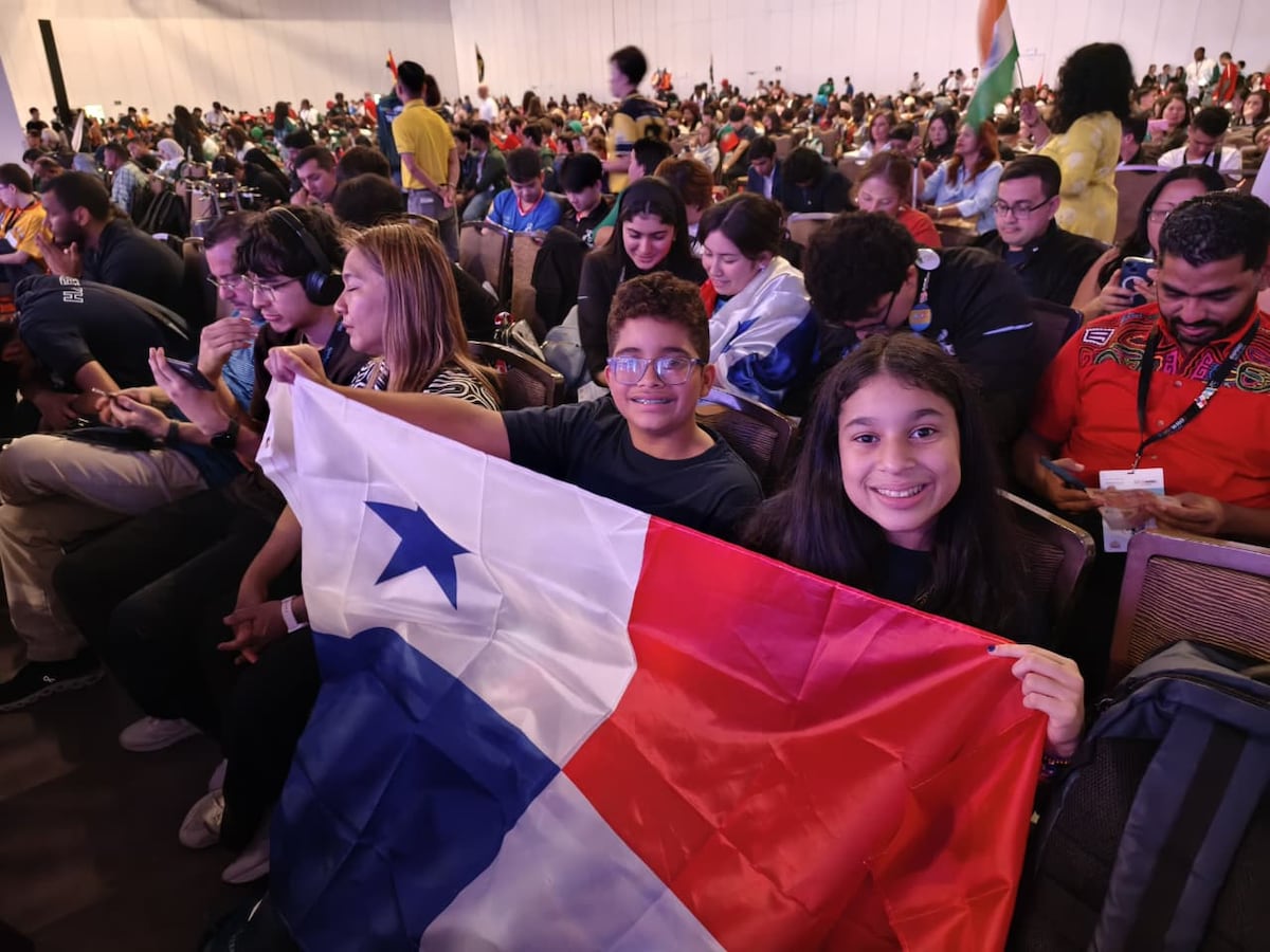 ¡Qué viva! Panamá sorprende en Singapur con premio mundial de robótica