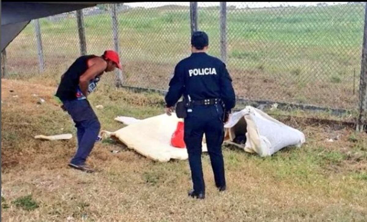 Niña abandonada es devuelta a su madre y ahora nadie sabe de ella. La había dejado en una parada