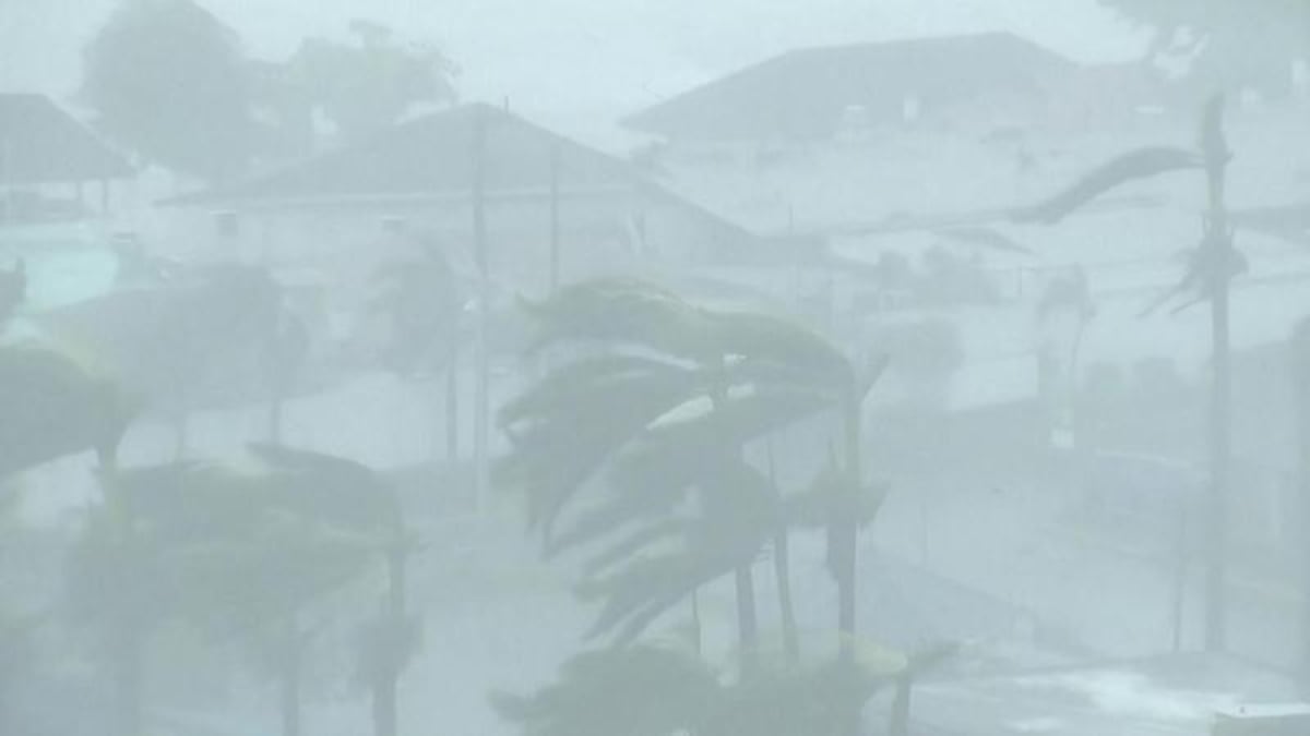  Huracán ‘Melissa’ toca tierra en Jamaica como categoría 5