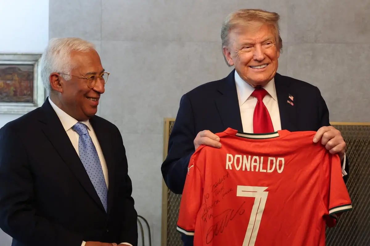 Cristiano Ronaldo regala su camiseta de Portugal a Donald Trump con un mensaje 