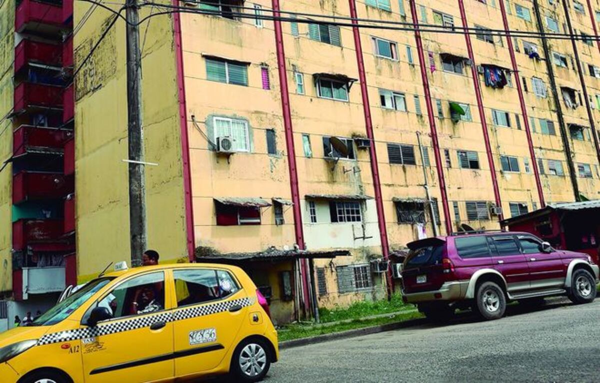 EN CUIDADOS INTENSIVOS. Menor que cayó del multifamiliar en Curundú está estable