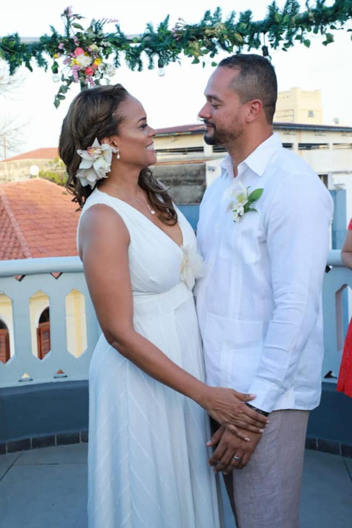 Boda. Hacen llorar a la exMiss y expresentadora de TV Gloria Quintana.Video
