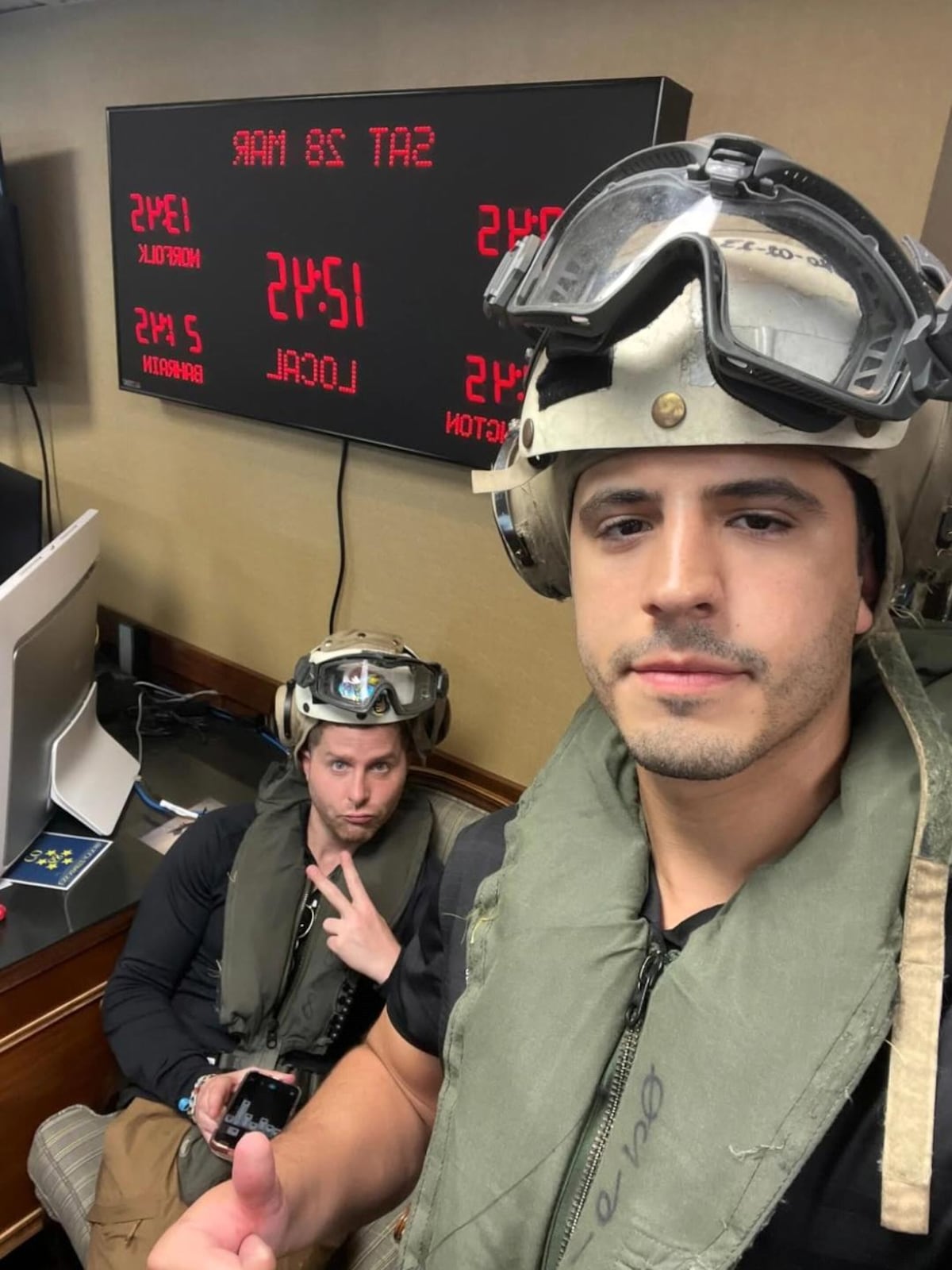 ¡Gigante en la bahía! Mayer Mizrachi y diputados conocen el USS Nimitz, que está en aguas panameñas