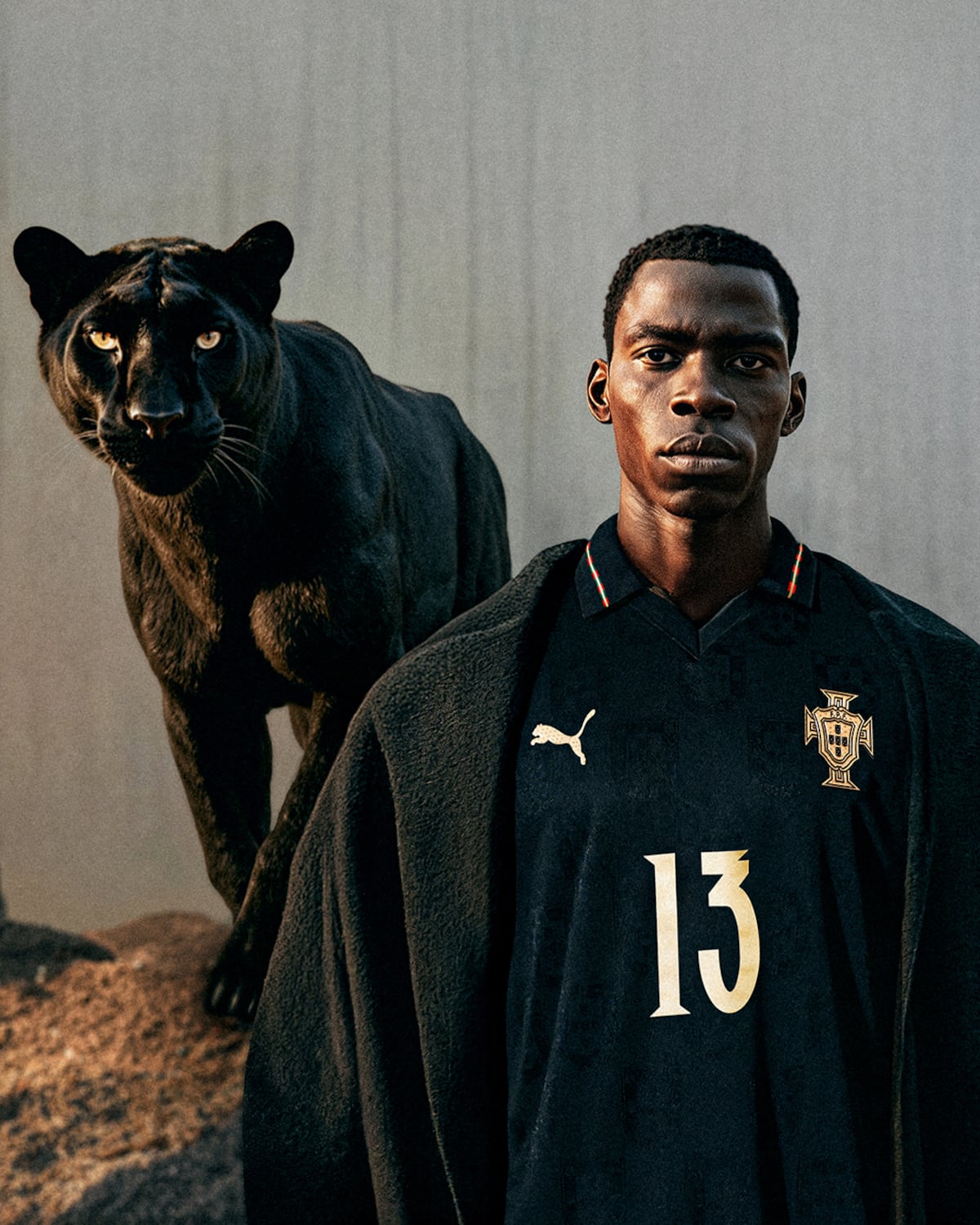 La selección de Portugal estrena uniforme negro en homenaje a la leyenda Eusébio