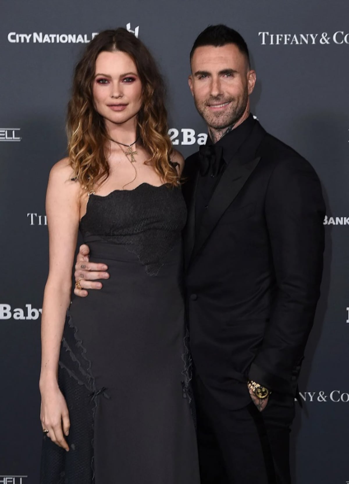 Mucho descarado. Cantante de Maroon 5 quería ponerle a su bebé el nombre de su ‘amante’