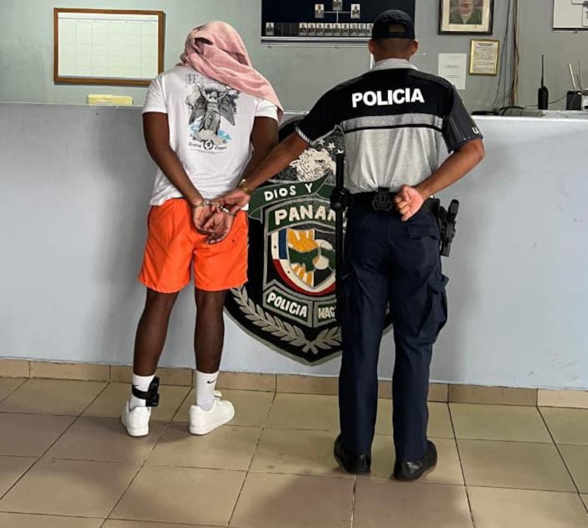 Se montaron al tren equivocado: prófugos por sexo atrapados en el metro 