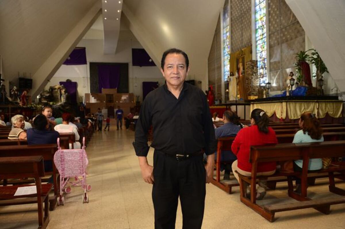 Revelan la vinculación del padre David Cosca con el supuesto asesino del hotel