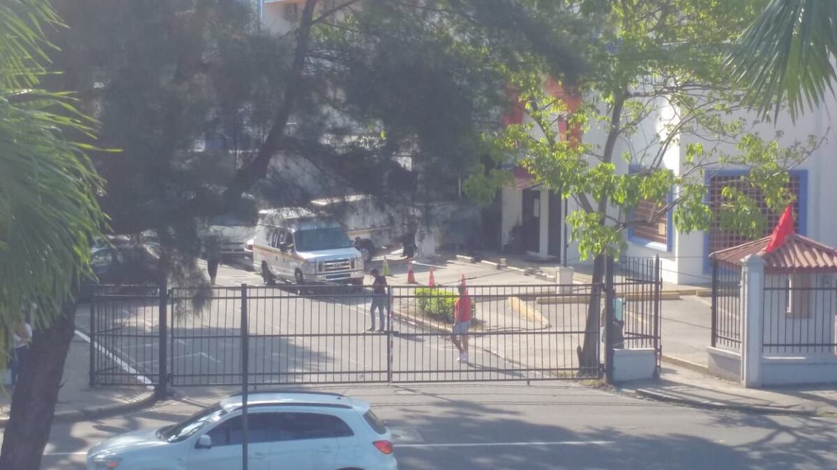 ¡Desgarrador! Retiran de la morgue judicial el cuerpo del bebé que sufrió quemaduras tras explosión en Costa Sur