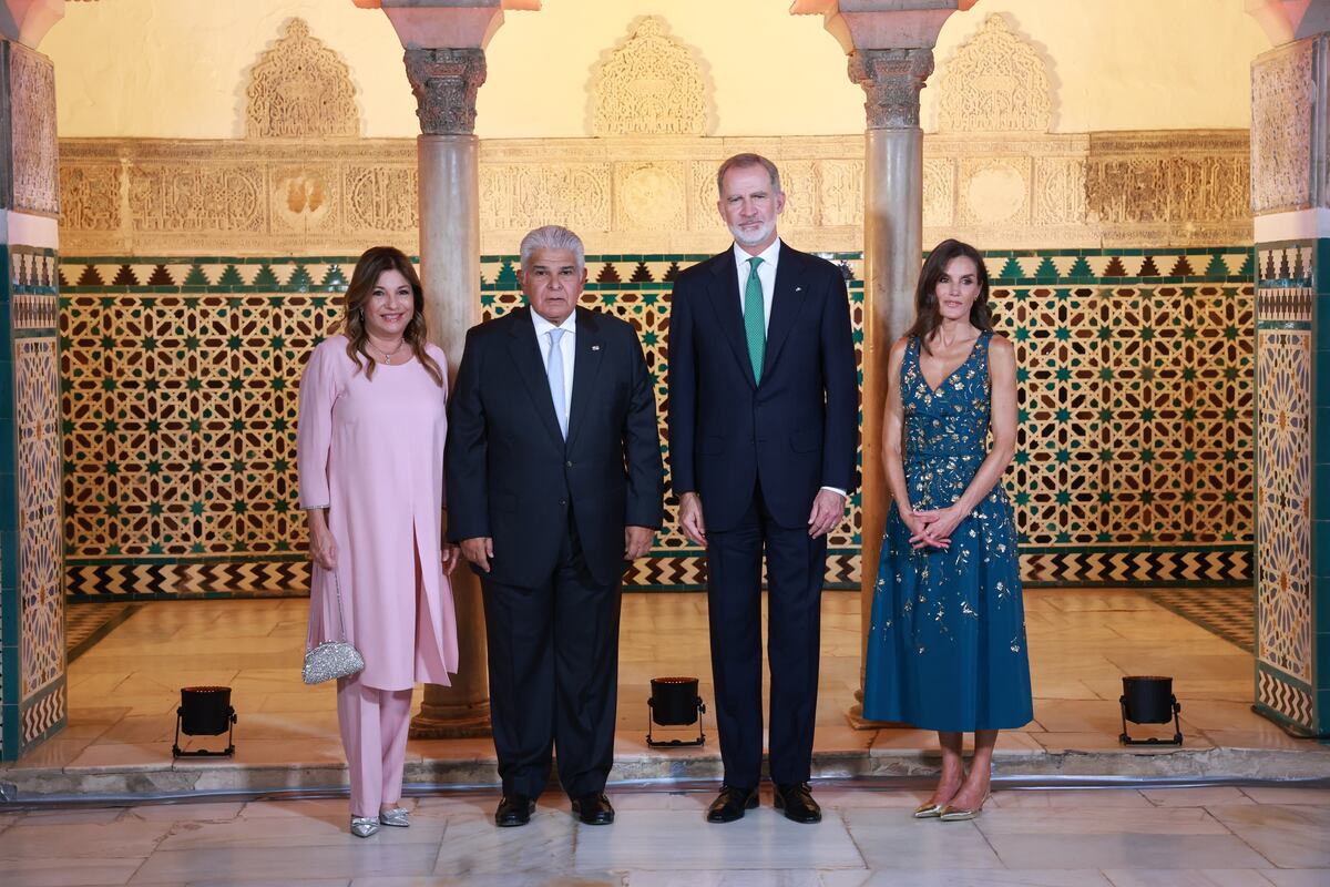 La marcó duro: La mirada que le dio la reina Letizia al ‘outfit’ de la primera dama Maricel de Mulino