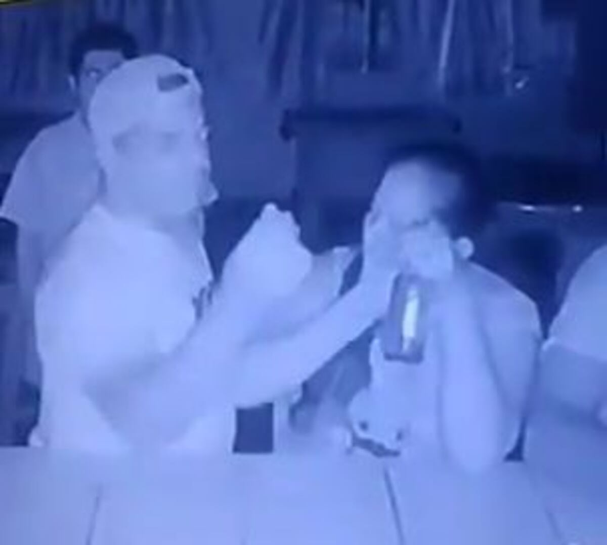 Video. Pretendía quedar en libertad. Hombre que golpeó en la cara a una mujer en un bar apeló, pero...