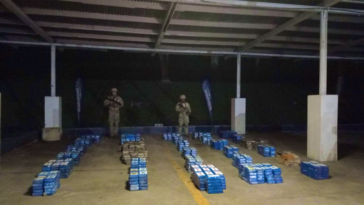 Otro golpe al narcotráfico. Decomisan más de 900 paquetes de droga en puerto del pacífico panameño