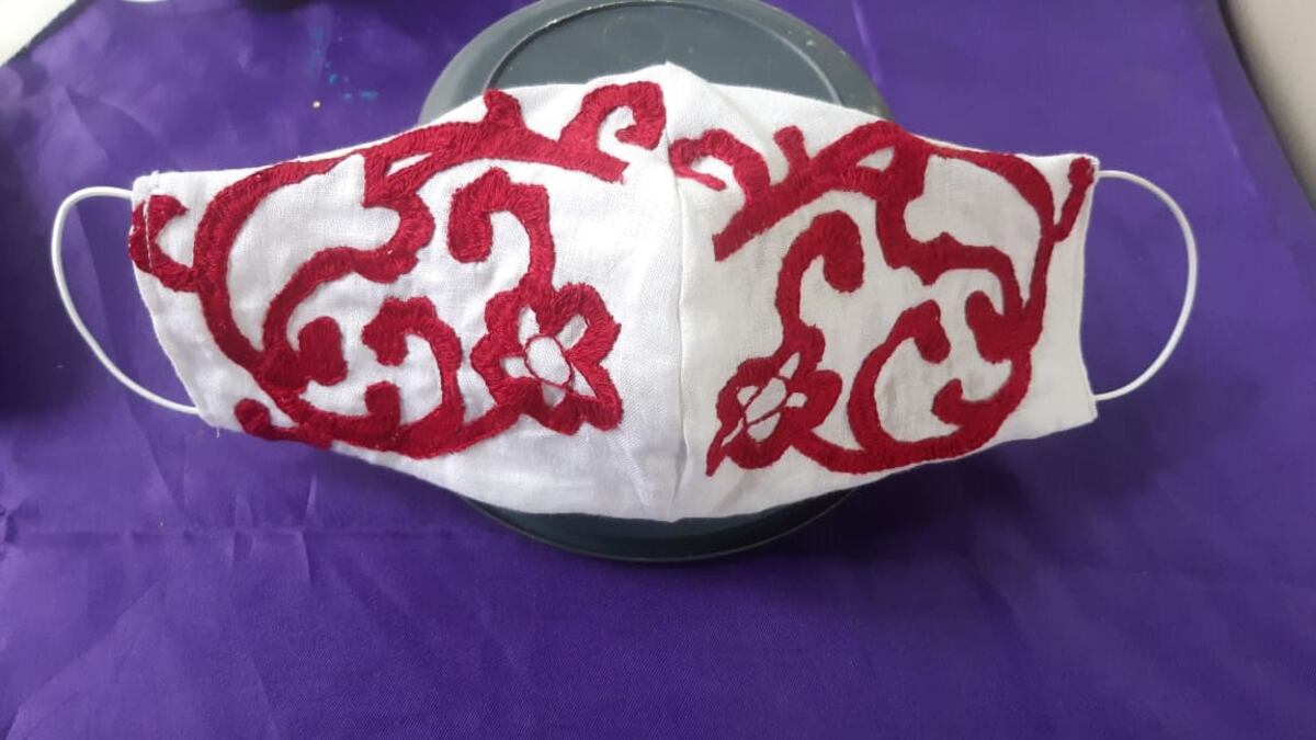 Covid ‘fashion’. Artesanos panameños confeccionan barbijos ecológicos. Chequea el catálogo