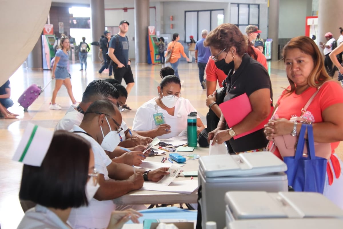 Enhorabuena. Colocan 74 mil dosis de la vacuna bivalente se han colocado en el país