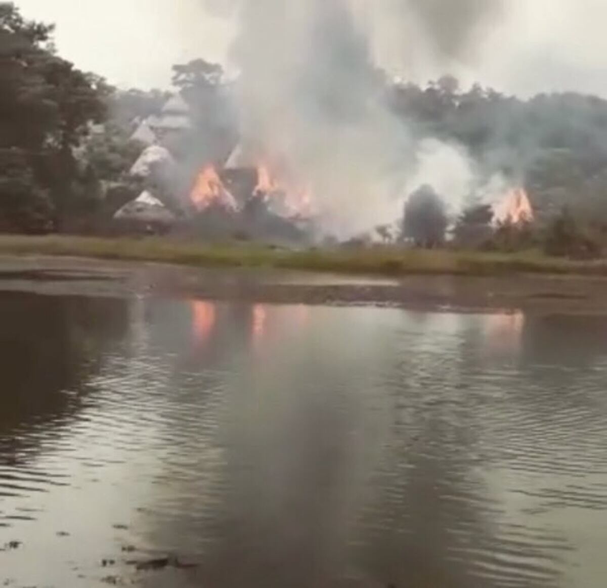 Incendio en Emberá Quera deja a varios moradores sin hogar