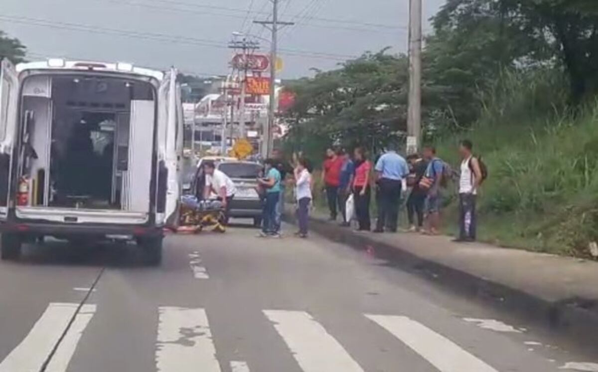 Muere estudiante a falta de puente peatonal en Centenario.Cuestionan a diputados