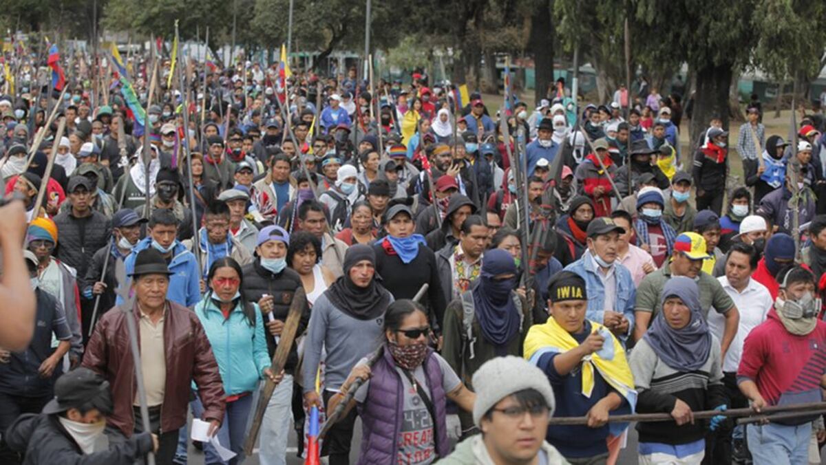 Lenín Moreno dice que revisará los efectos del fin de subsidios a combustibles en Ecuador