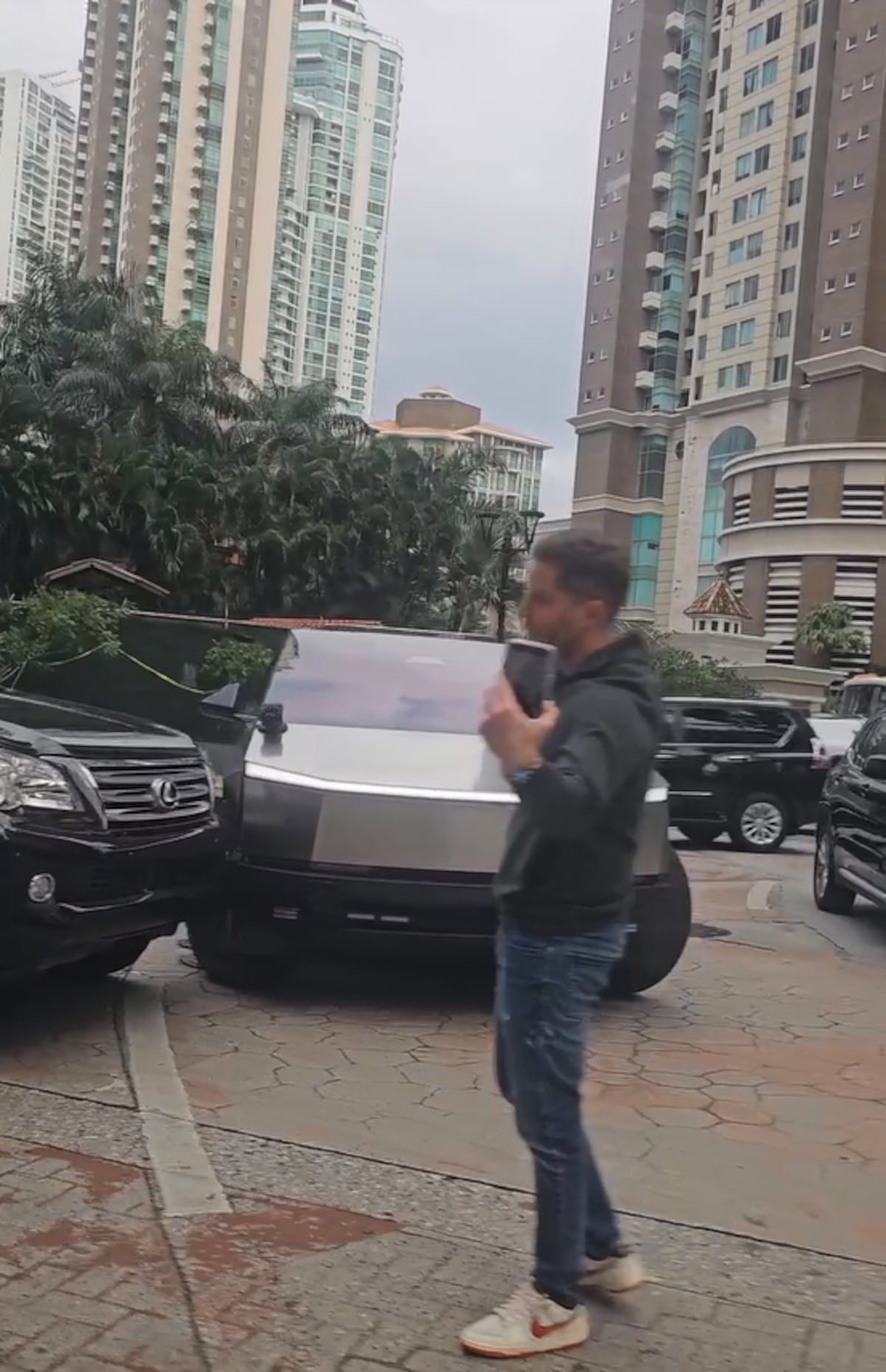 EN DESARROLLO: Chocan Tesla de Mayer en Rotonda