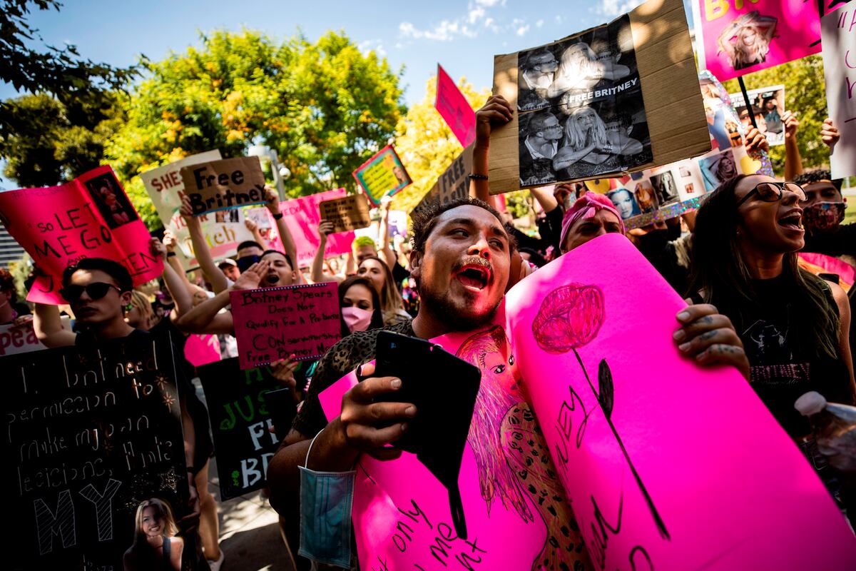 La desgarradora súplica de Britney Spears: ‘No soy feliz y lloro todos los días”. En su cuerpo tiene un  DIU que no la deja ser madre 