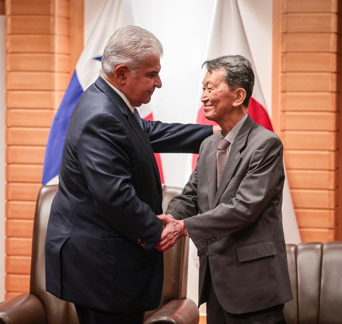 Mulino asegura aliados en Japón y anuncia gasoducto histórico