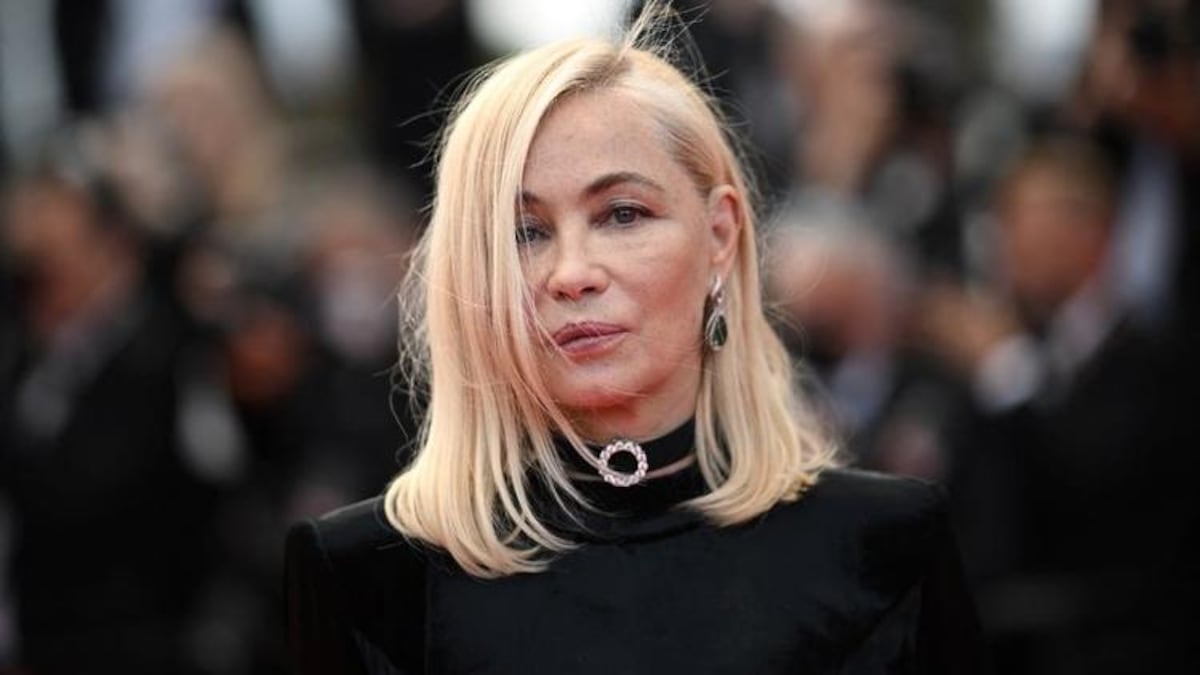 La actriz francesa Emmanuelle Béart revela en un documental que fue víctima de incesto