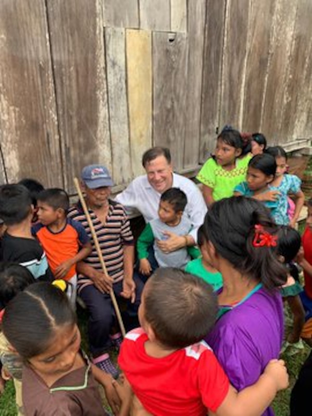 Varela se despide dispuesto a rendir cuentas: “Aquí estaré... Me retiro con la frente en alto”.Video