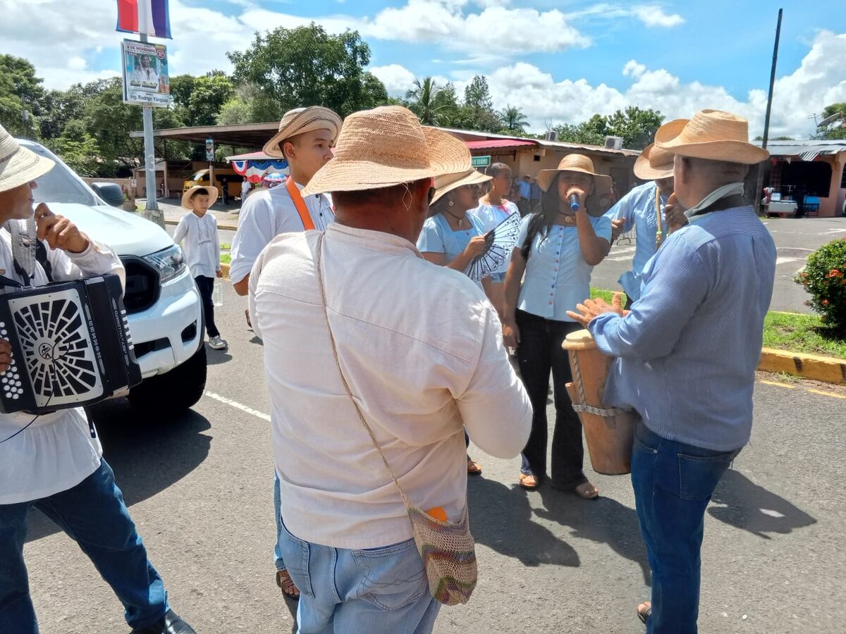 💃 ¡Orgullo veragüense! Soná celebró su XVIII Festival de la Pollera con pura tamborera y tradición viva