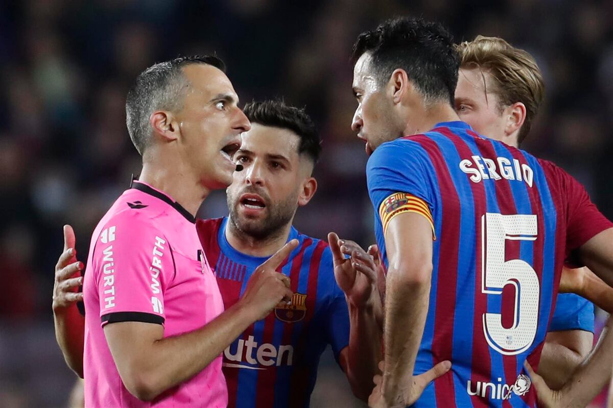 Se le pinchó otra llanta a la ‘Xavineta’. El Barça cae en LaLiga