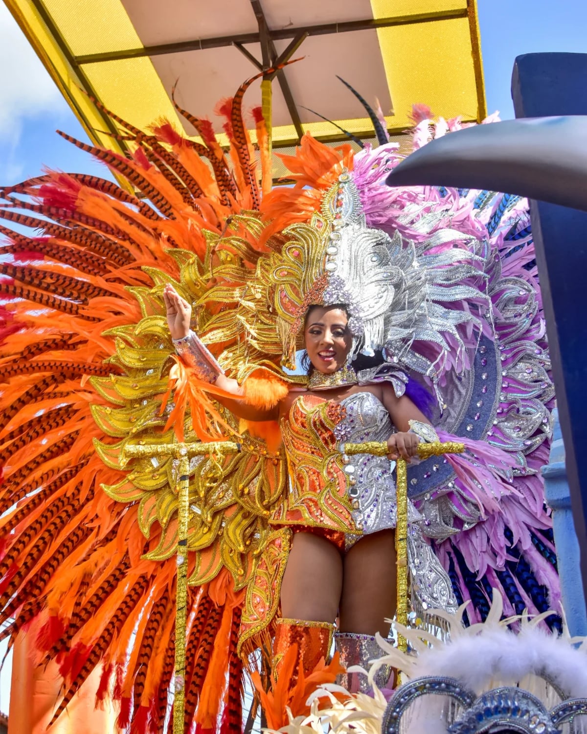 Reinas del interior del país deslumbran en el Carnaval 2026