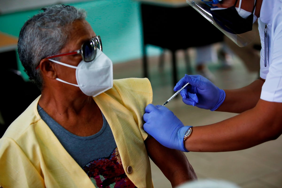 El 5,4 % de la población de Panamá ha recibido las 2 dosis de vacuna anticovid