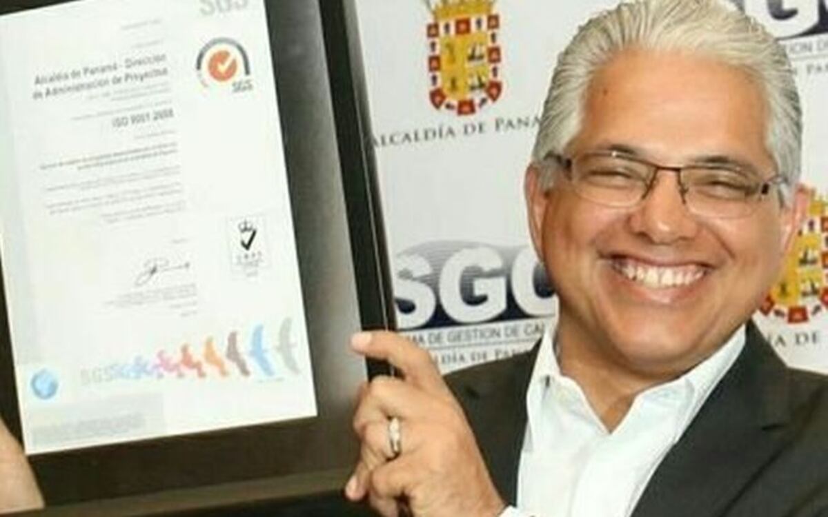 PLEQUE PLEQUE. Blandón y Juan Carlos Navarro se enfrascan