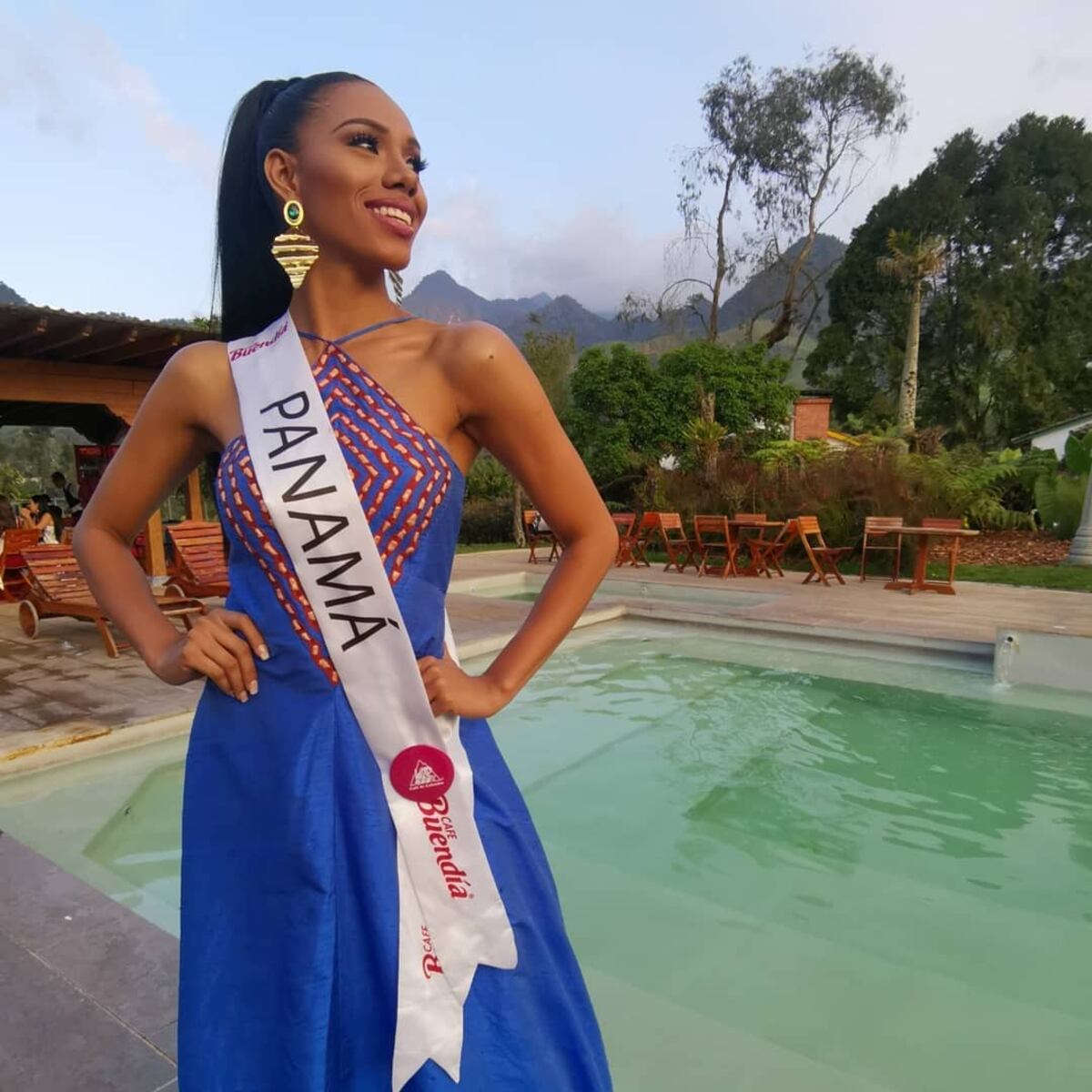 Reconocen a panameña como reina de la policía en Colombia. Entérate por qué