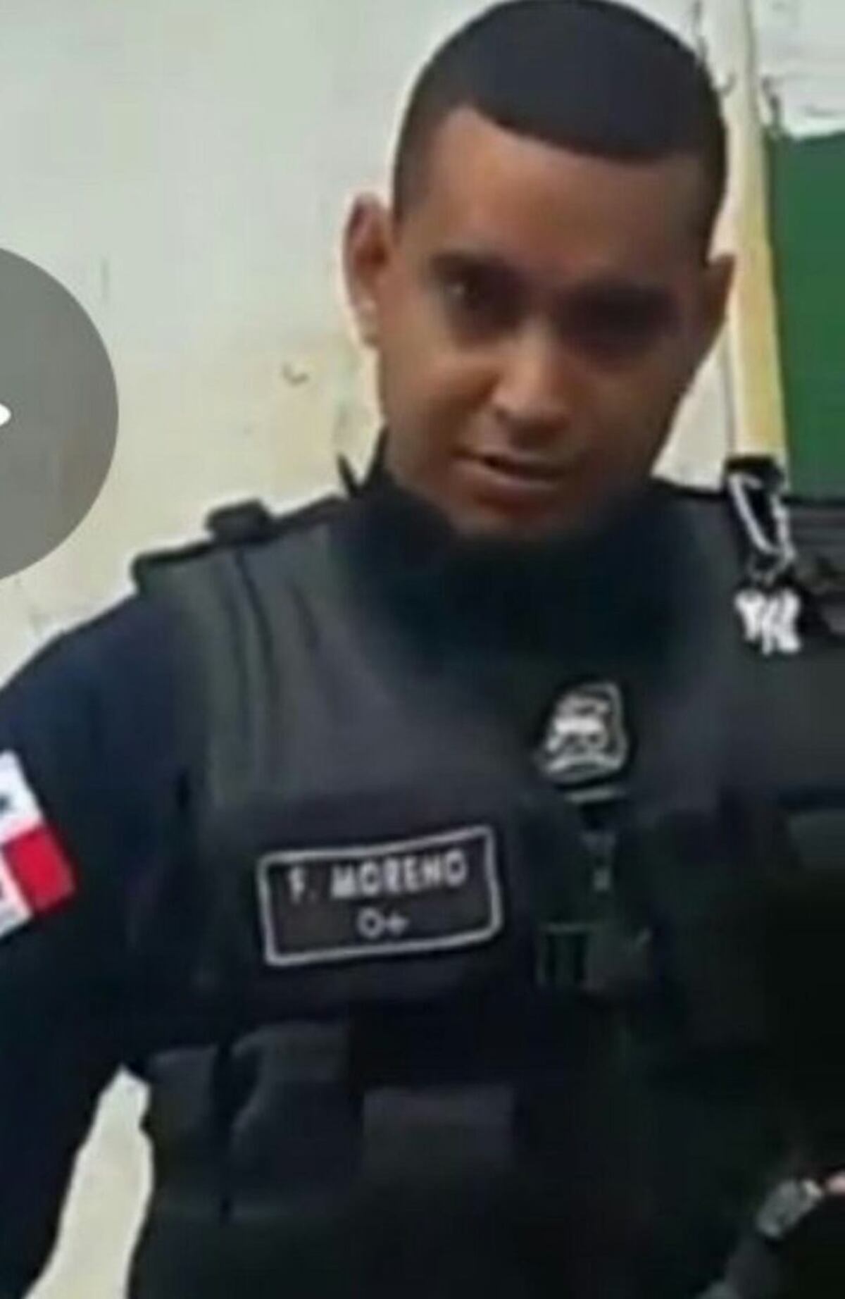 ¡BOTADO! La Policía despidió a la unidad que no protegió al turista en robo